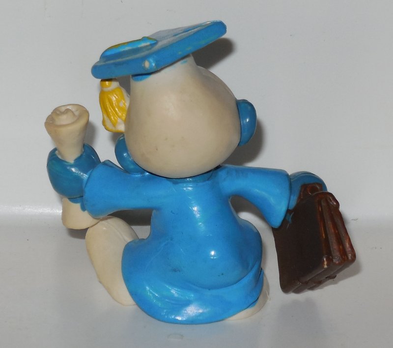 Image 1 of 1981 Peyo Schleich Graduation Smurf # 20130 PVC figure SMURFS Vintage