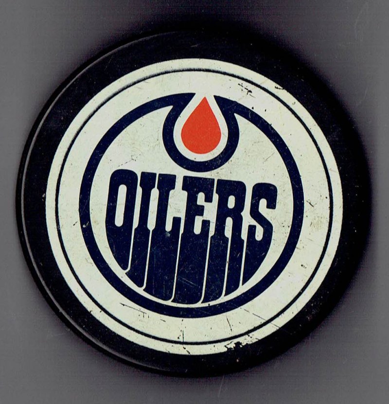 Image 0 of Vintage NHL Edmonton Oilers Large Logo souvenir Hockey PUCK