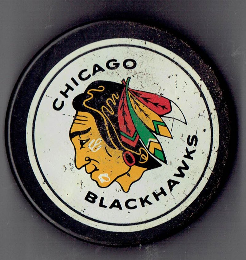 Image 0 of Vintage Chicago Blackhawks Large Logo souvenir PUCK