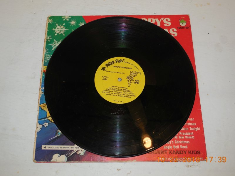 Image 3 of SNOOPY'S CHRISTMAS PETER PAN RECORDS 8090 LP RECORD ALBUM VINYL OOP