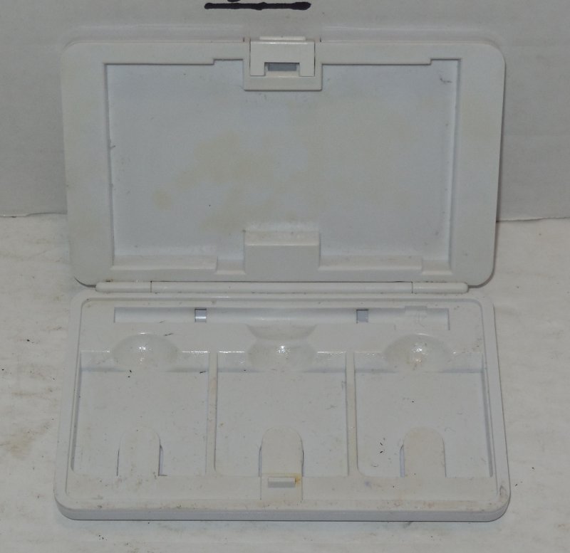 Image 1 of Score Nintendo DS 3 Game Carrying Case White