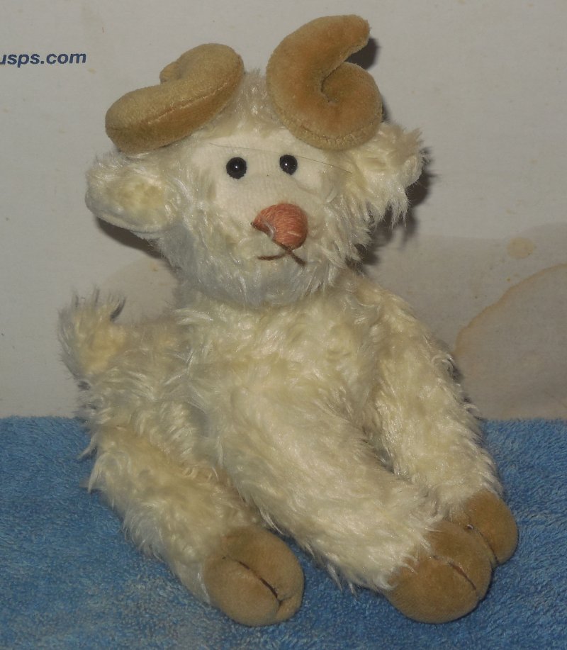 Image 0 of 1993 Ty Attic Treasure Mountain Goat RAMSEY Jointed Plush Toy Burgundy