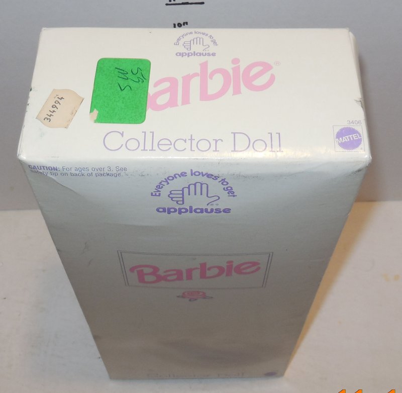 Image 4 of Mattel 1991 Barbie Collector doll Applause Special Limited Edition #3406