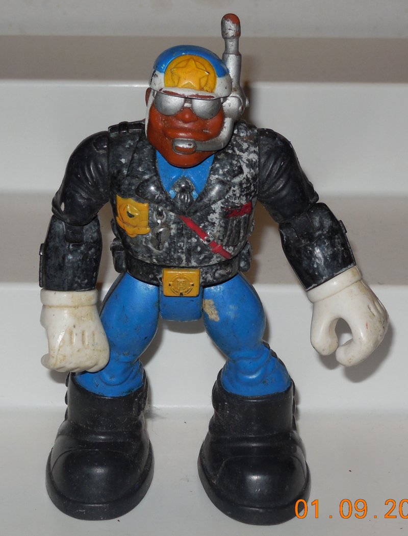 Vintage 2001 Fisher Price Rescue Heroes Police Officer with blue Pants