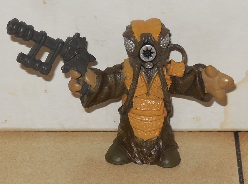 Image 0 of 2004 Hasbro Star Wars Galactic Heroes Zuckuss Bounty Hunter