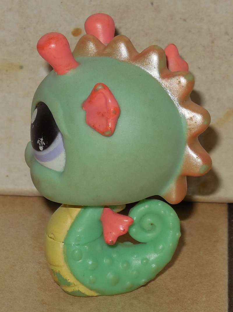 Image 1 of Hasbro Littlest Pet Shop Seahorse Seafoam Green Purple Eyes #348
