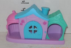 2006 Hasbro LITTLEST PET SHOP Purple House PLAYSET LPS6