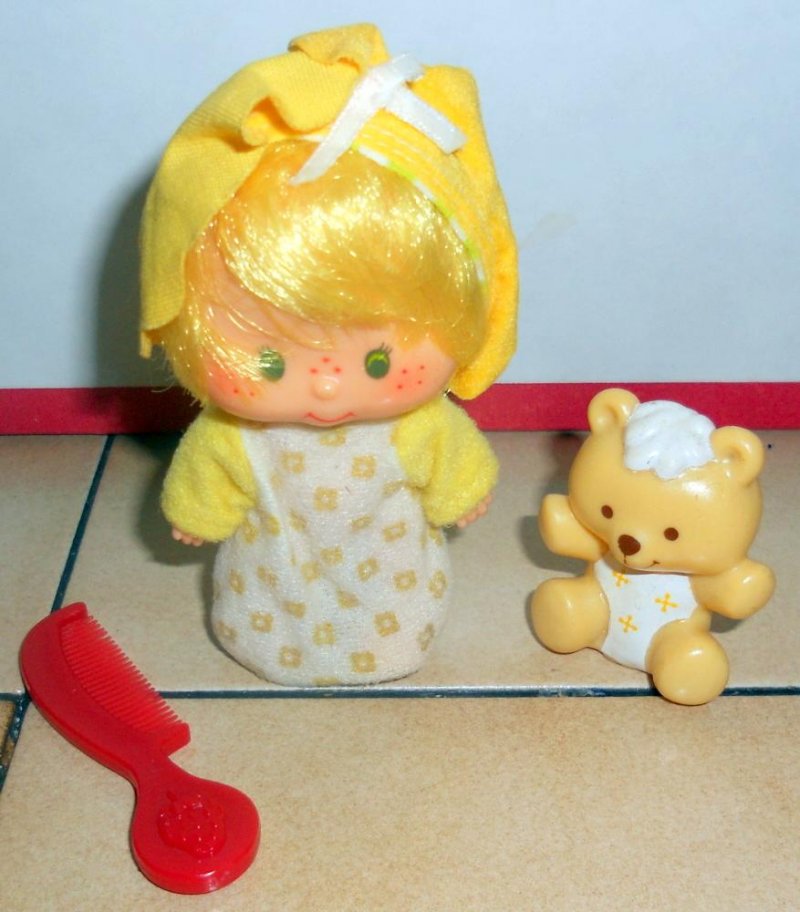 Image 0 of Strawberry Shortcake Butter Cookie Doll with pet Jelly & Comb 100% Complete