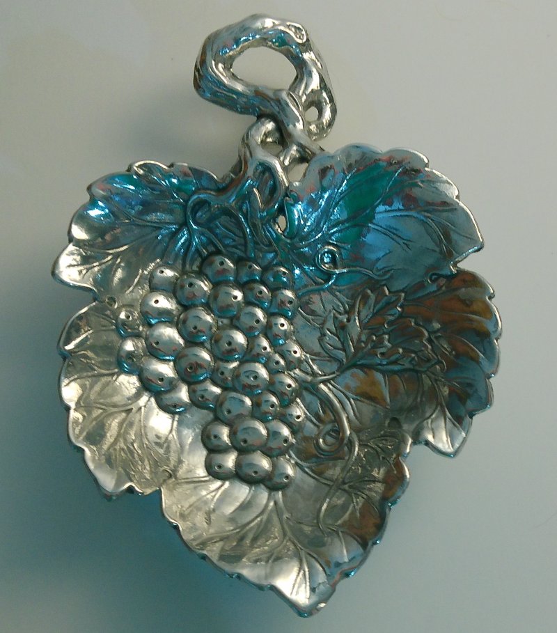 Image 1 of Arthur Court Small Grape Leaf Shape Serving Tray Holder 1993 Vintage