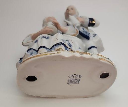 Image 5 of Victorian Porcelain Colonial Figurine Romantic Couple Pitcher Teacup Blue White