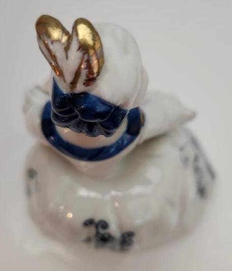 Image 2 of Ardco Victorian Porcelain Colonial Lady Figurine Holding Face Fan Blue White