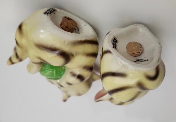 Image 4 of Vintage Tabby Cats Salt and Pepper Shaker Set 1960s Yellow Brown Kittens Striped
