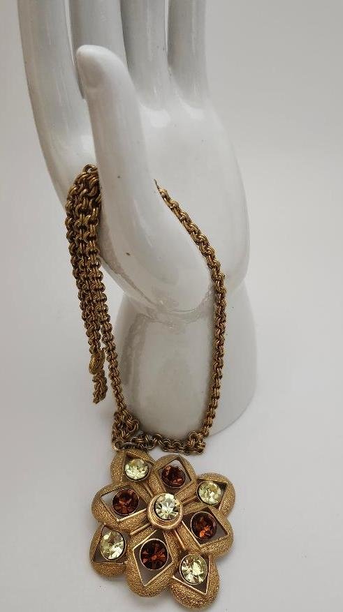 Image 1 of Ladies Vintage Maltese Pendant Medallion Gold Necklace 24 Inch Amber Rhinestones