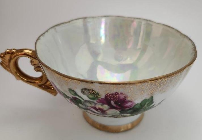 Image 2 of Vintage Tilso Teacup 3191 Floral Cup Purple Flowers Gold Gilt Footed Pearlescent