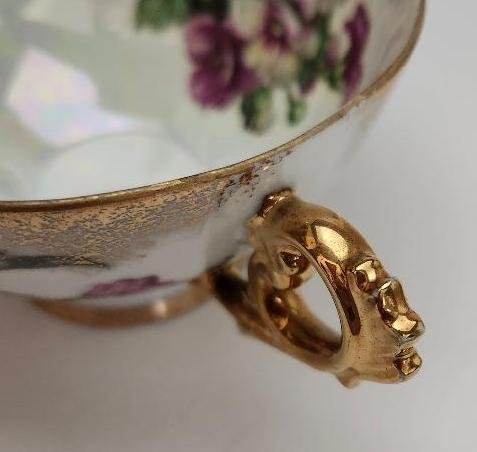 Image 4 of Vintage Tilso Teacup 3191 Floral Cup Purple Flowers Gold Gilt Footed Pearlescent