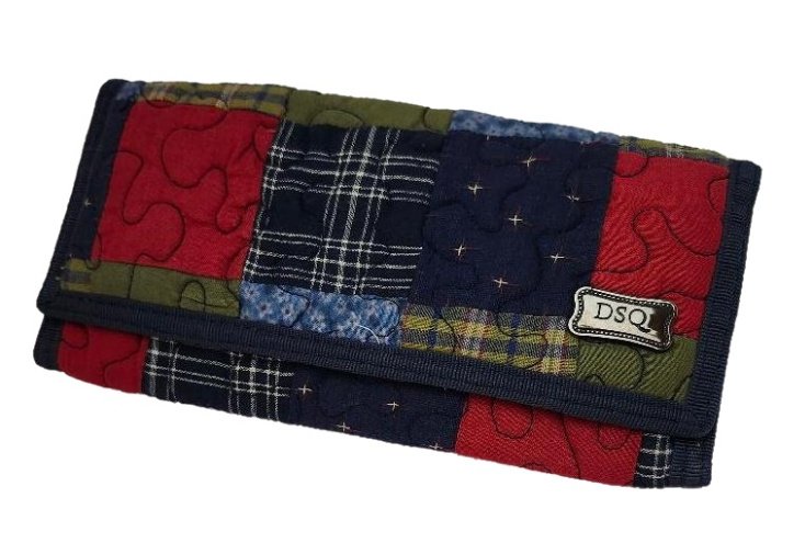 Donna Sharp Colorful Wallet for Women Made of a Quilted Cotton in Patchwork