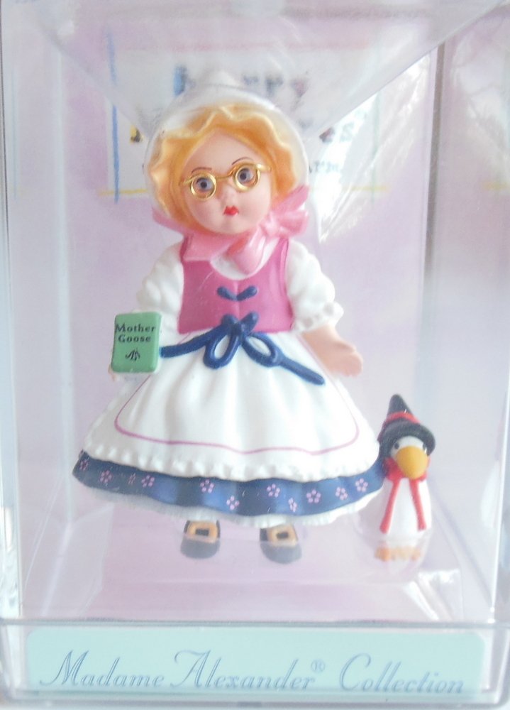 Madame Alexander Merry Miniatures Mother Goose Hallmark 2000 Figurine Lady