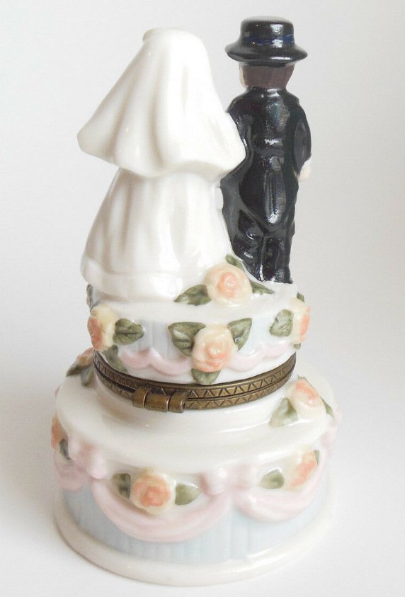 Image 4 of Madame Alexander Bride and Groom Wedding Ring Cake Topper Love is in the Details