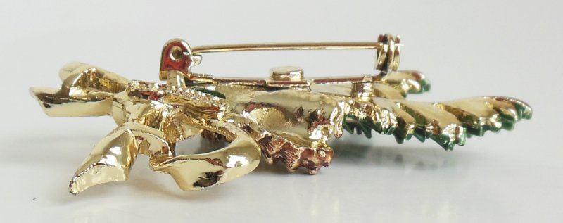 Image 2 of Gerry's Pine Cone Brooch Green Fir Spruce Needles Christmas Bow Pin Vintage