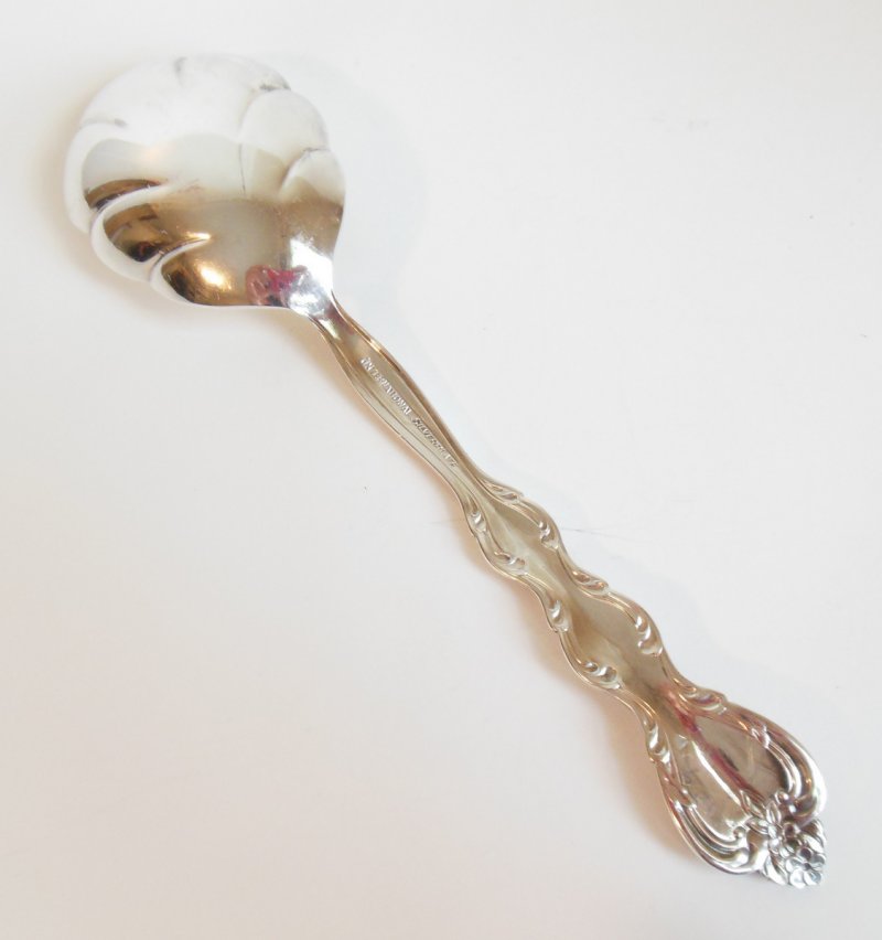 Image 1 of Vintage 1971 International Interlude Casserole Spoon Ornate Flatware Silverplate