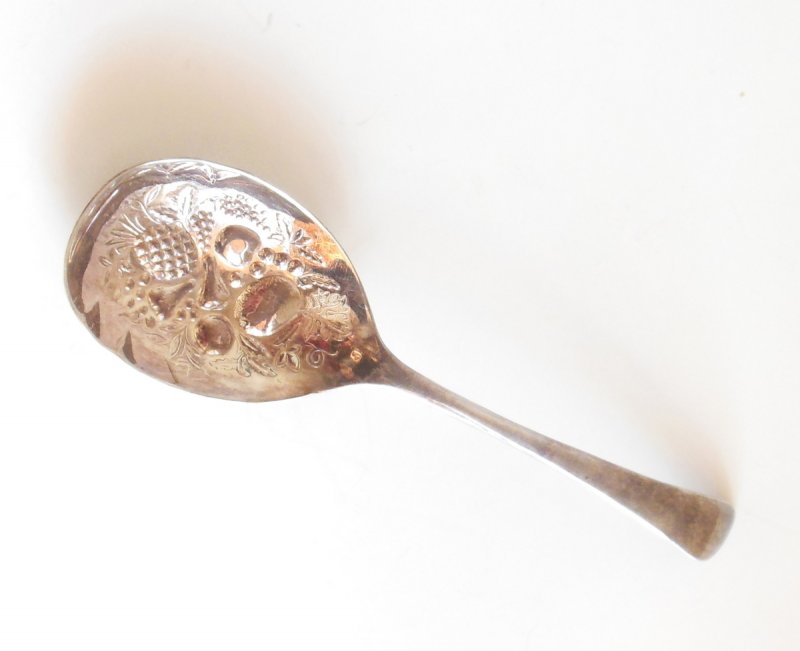 Image 0 of Vintage Sheffield Berry Spoon Silver Plate Fruit Server Pineapple SG EPNS A1