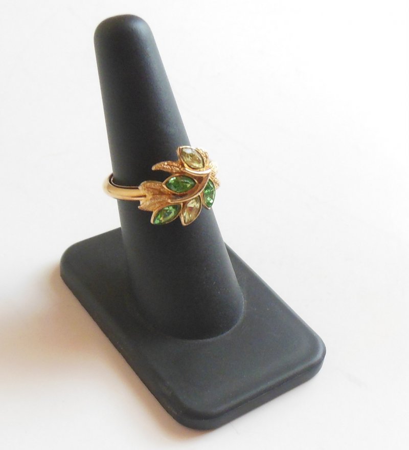 Image 2 of Avon Vintage Leaf Lights Cluster Ring Faux Peridot Jonquil 8.5 Large Gold Tone