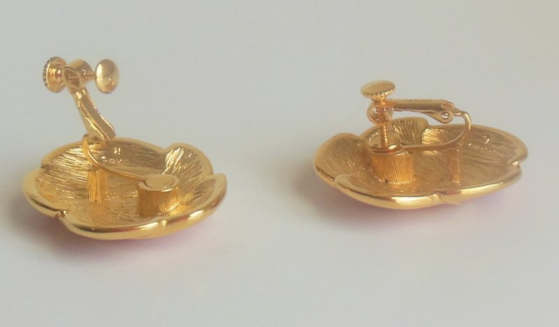 Image 3 of Vintage Napier Clip On Earrings Enamel Jewelry Creamy Pink Swirled Seashell