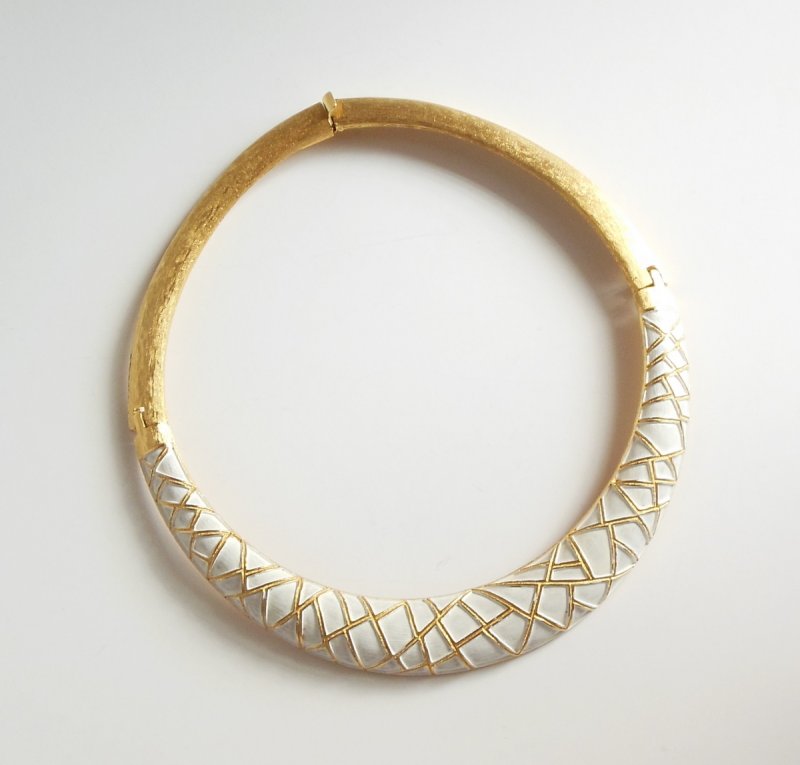 Image 1 of Vintage Hinged Choker Metal Necklace Brushed White Gold Tone Web Pattern Jewelry