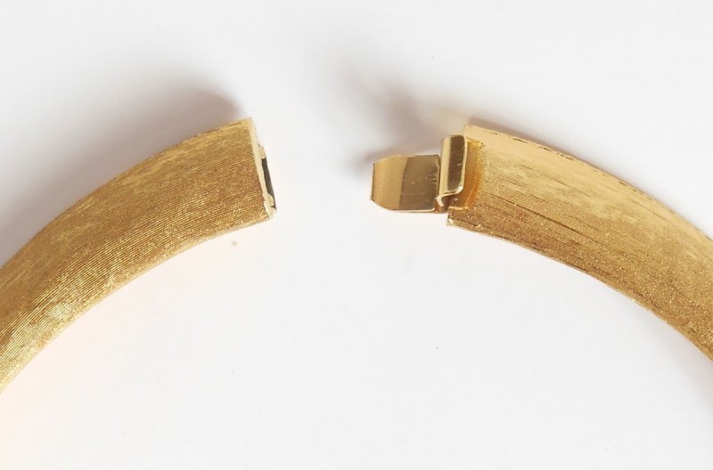 Image 5 of Vintage Hinged Choker Metal Necklace Brushed White Gold Tone Web Pattern Jewelry