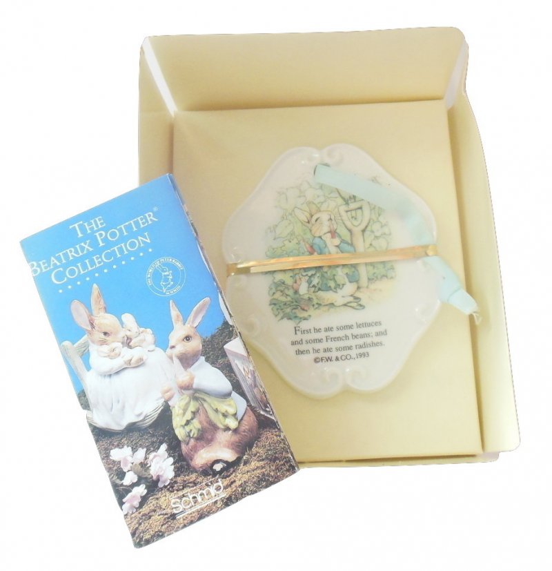 Schmid Beatrix Potter Flat Ornament Peter Rabbit in Vegetable Garden 90s Vintage