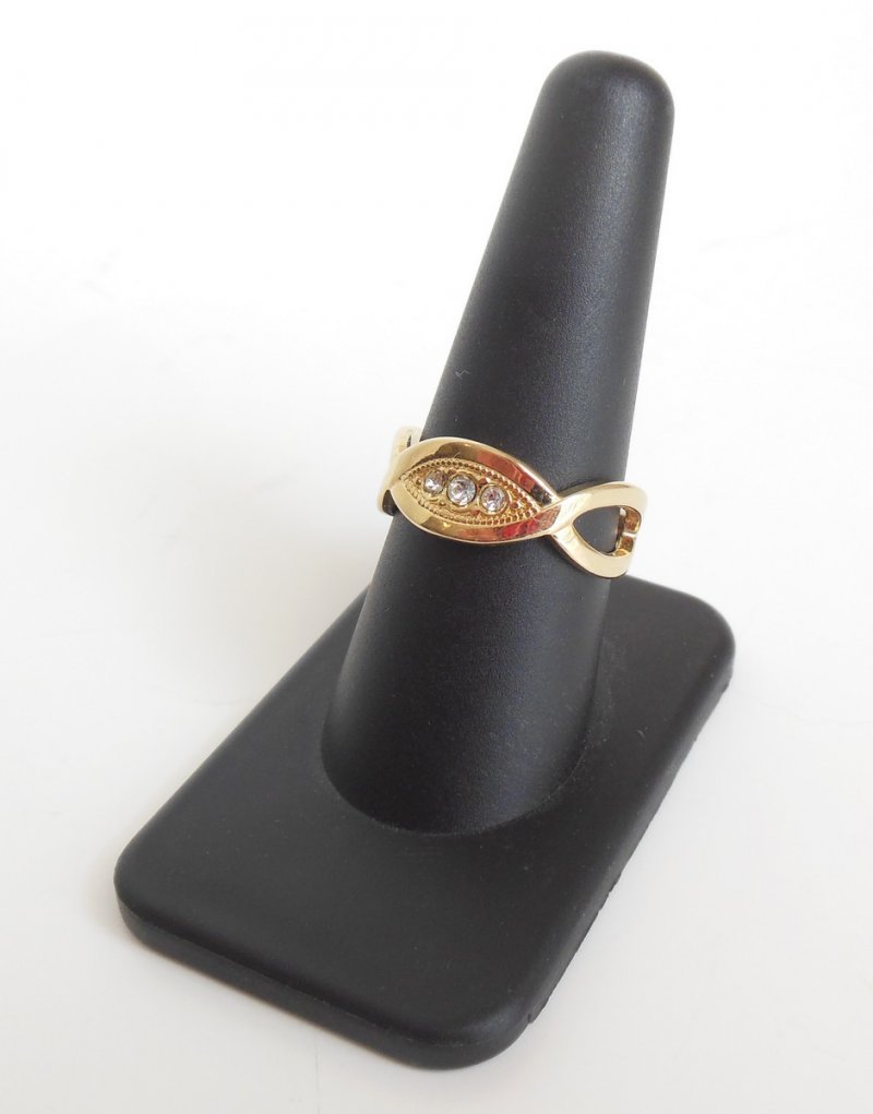 Vintage Avon Ring Sparkling Ribbon 3 Clear Crystals Oval Loop Sz 8.75 Large