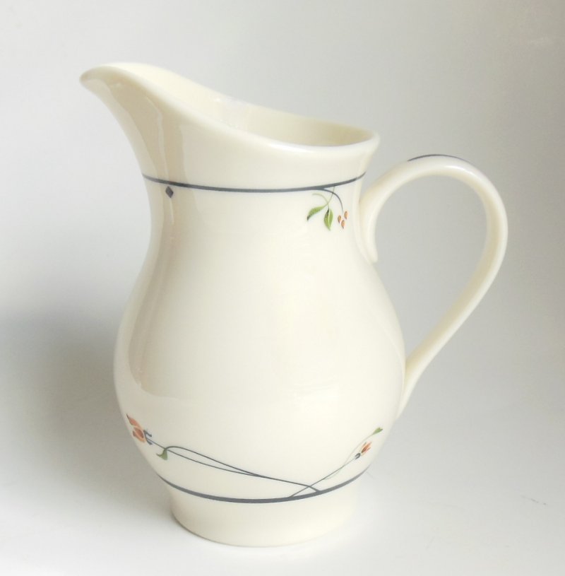 Gorham Town & Country Creamer Ariana Pattern Amber Orange Flowers Blue Bands