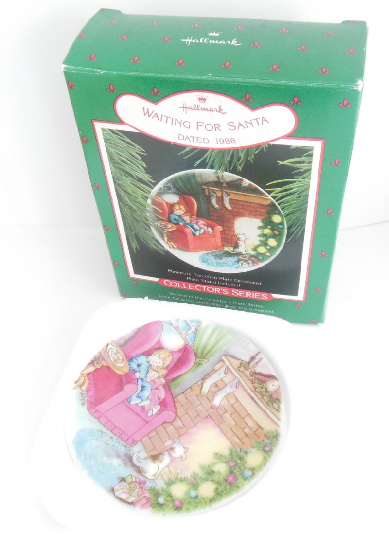 Hallmark Waiting for Santa Plate Christmas Ornament Second in Series QX4061