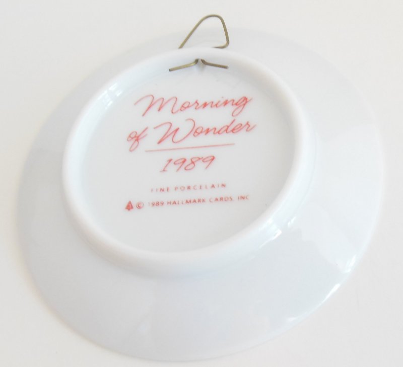 Image 2 of Hallmark Christmas Ornament Morning of Wonder Plate Three In Series QX4612 Vtg