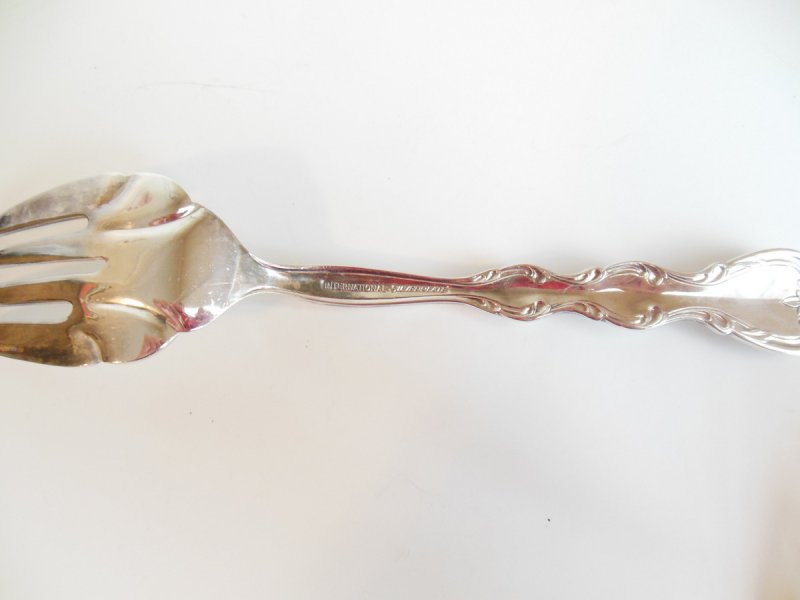 Image 2 of Vintage Ornate International Silverplate Interlude Serving Fork Flatware Utensil