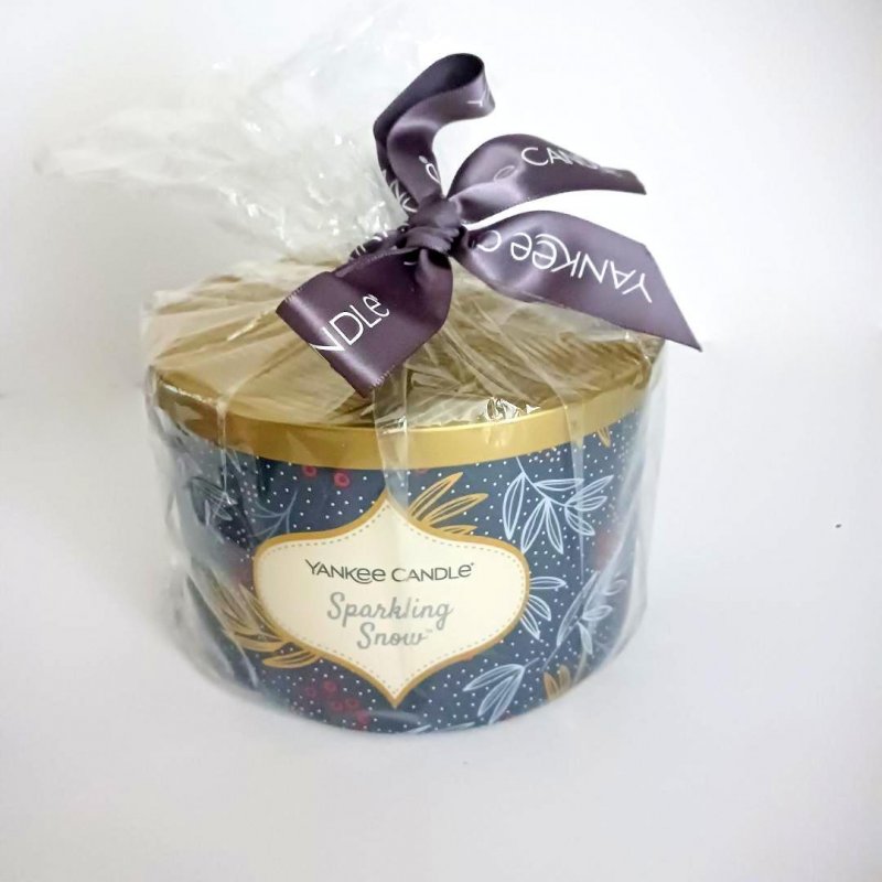 Christmas Holiday Candle 3 Wick 18 oz Sparkling Snow Yankee Candle Home Decor