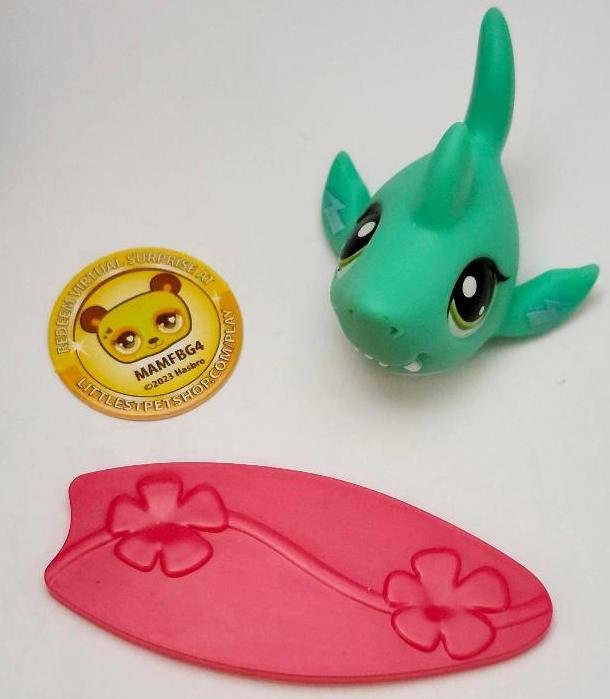 Image 2 of Littlest Pet Shop Pet Surprise Green Whale w/ Pink Surfboard Series 1 One