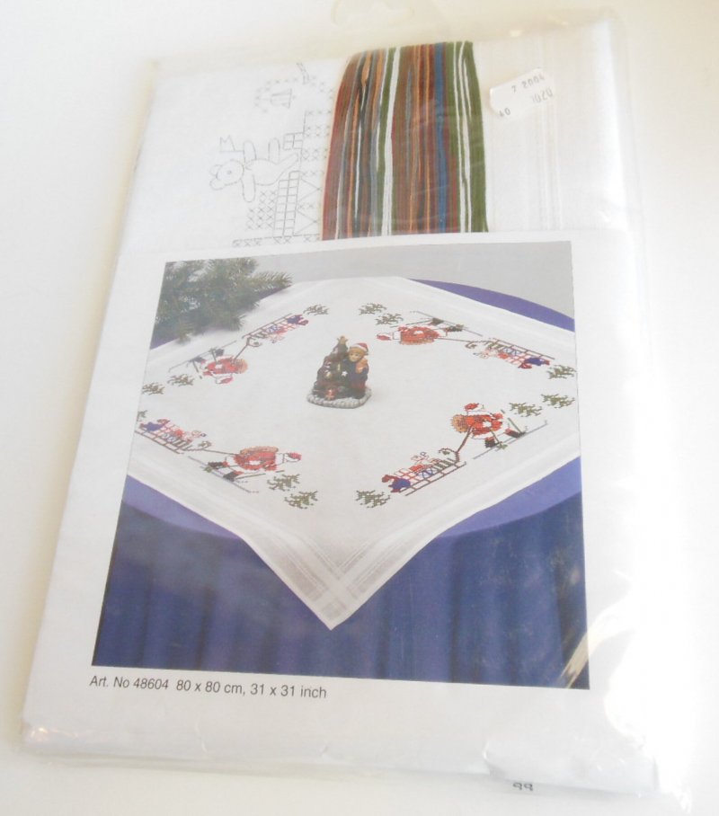 Image 1 of Anchor Needlepoint Kit Christmas Square Table Top Cover Germany Vintage