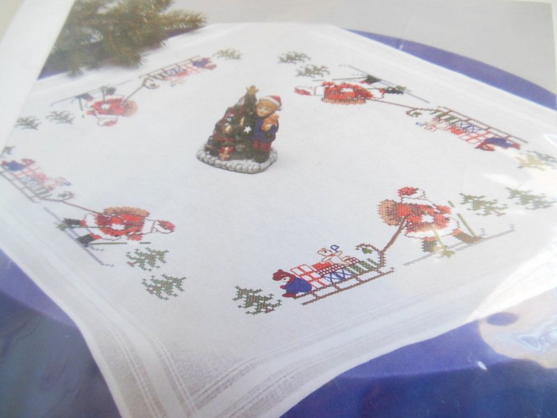 Image 2 of Anchor Needlepoint Kit Christmas Square Table Top Cover Germany Vintage