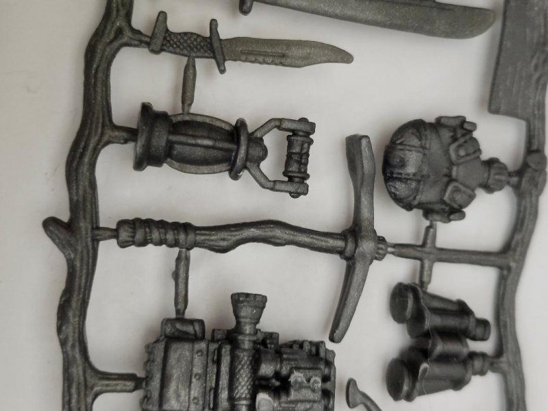 Image 3 of Chap Mei Animal Planet Playset Shovel binoculars + Soldier Military Accessories