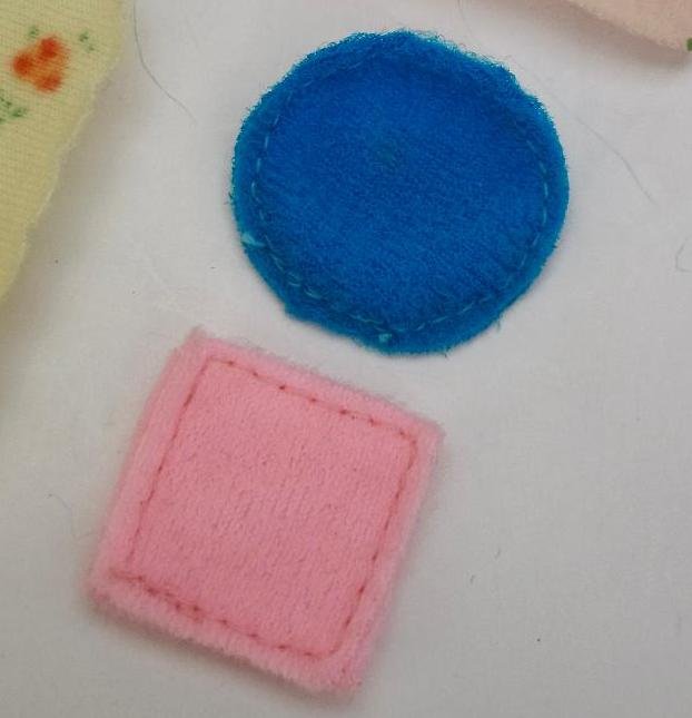 Image 3 of The Littles Pretend Play Toy Bedding Accessories x2 Bed Spread Pillows Doll Lot