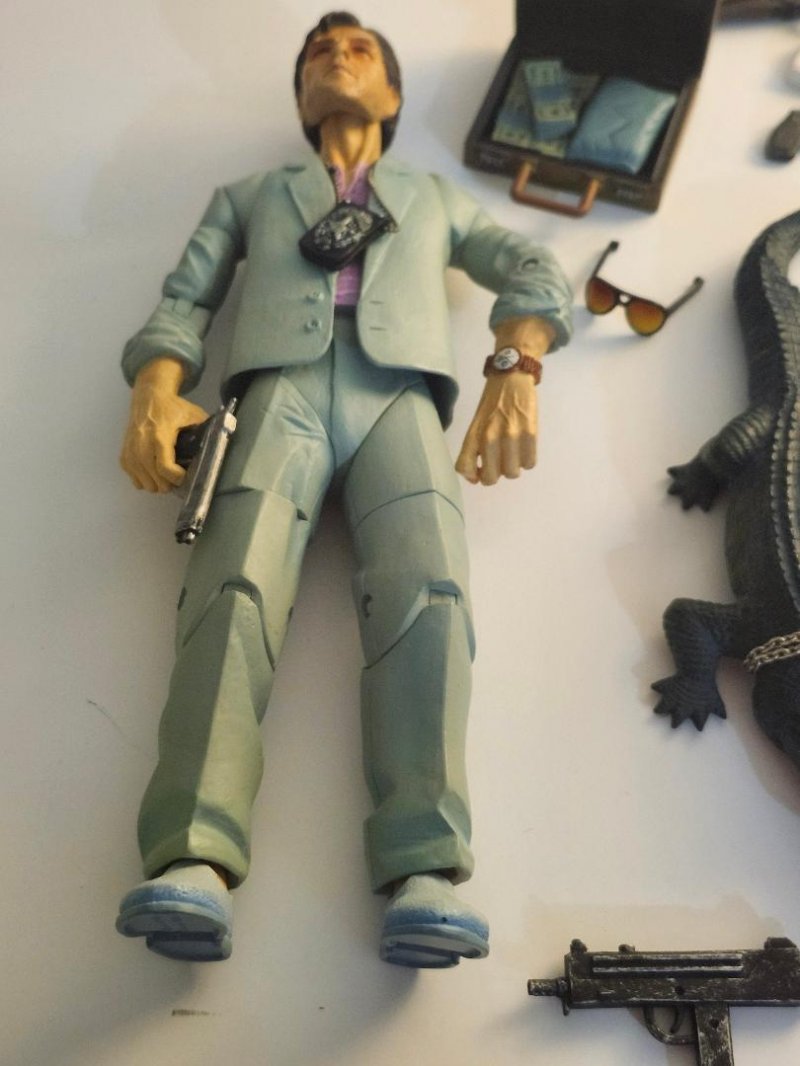 Image 2 of Miami Vice Action Figure Sonny Crockett Ricardo Rico Tubbs Mezco Blue Suit