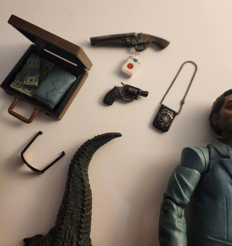 Image 5 of Miami Vice Action Figure Sonny Crockett Ricardo Rico Tubbs Mezco Blue Suit