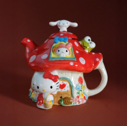 Hello Kitty and Friends Mushroom House Teapot