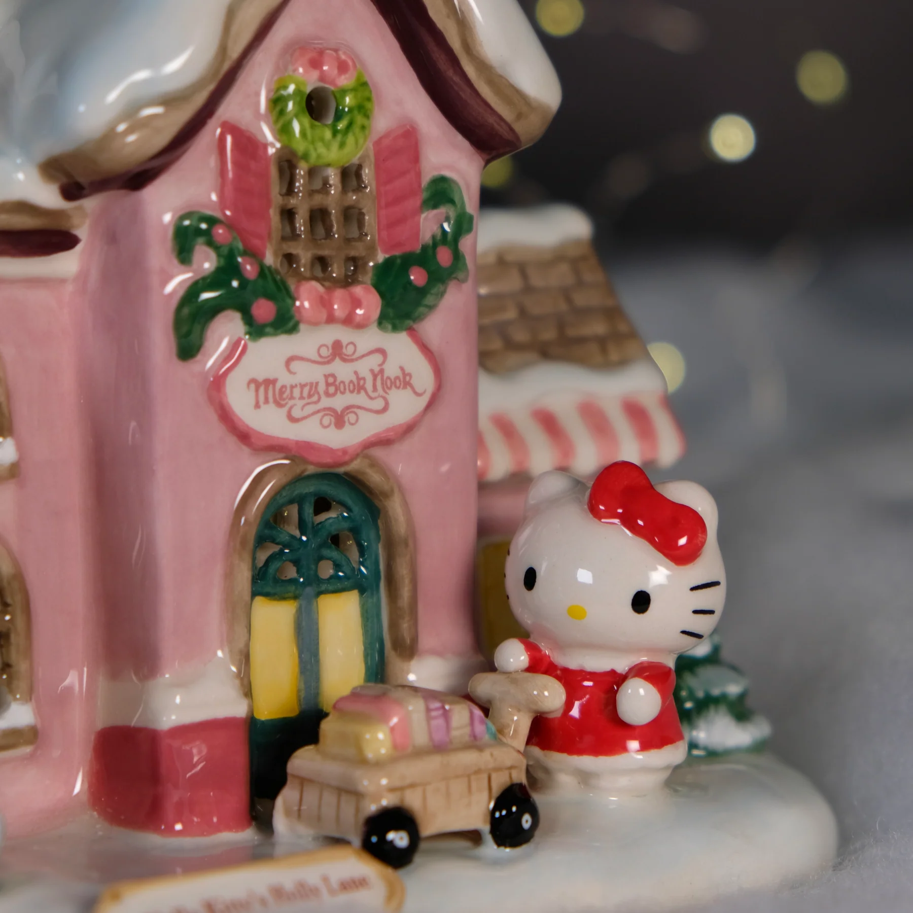 Image 2 of HELLO KITTY'S MERRY BOOK NOOK CANDLE HOUSE
