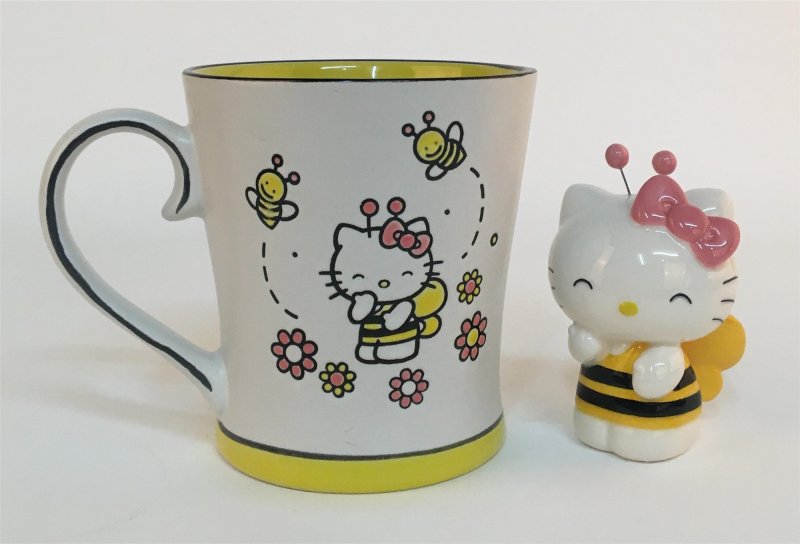 Image 1 of HELLO KITTY BEE 17OZ MUG AND FIGURINE GIFT SET OF 2