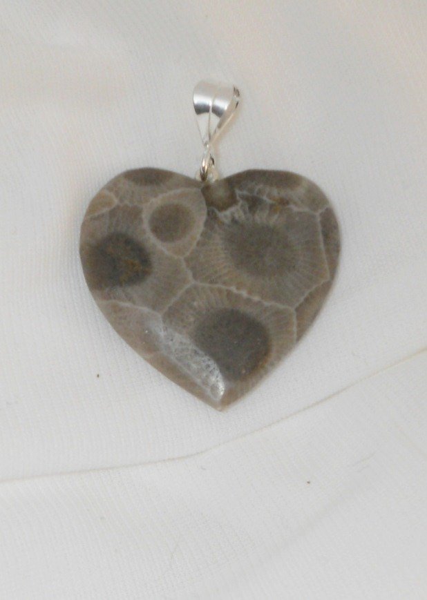 Pendant back