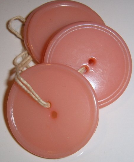 Image 0 of Lot of 5 Large Pink Plastic buttons 