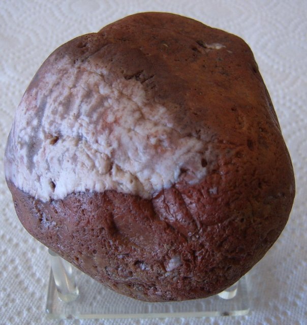 Side view of agate