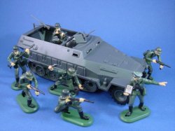 Classic Toy Soldiers 1/32 WWII German Hanomag armored 1/2 track in grey 